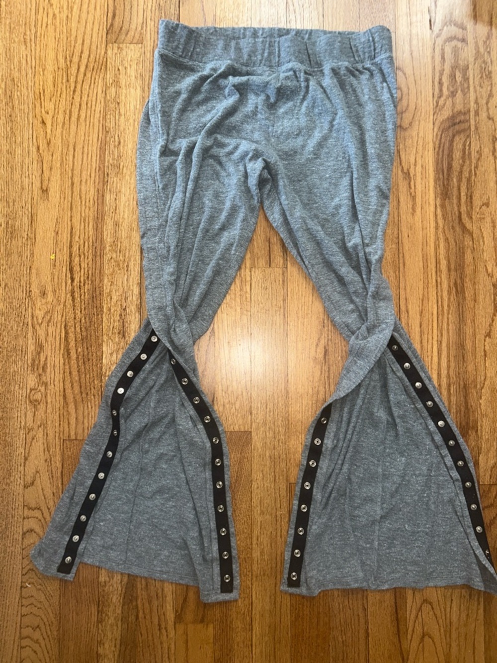 Nation Grey Snap-Front Bottoms Large